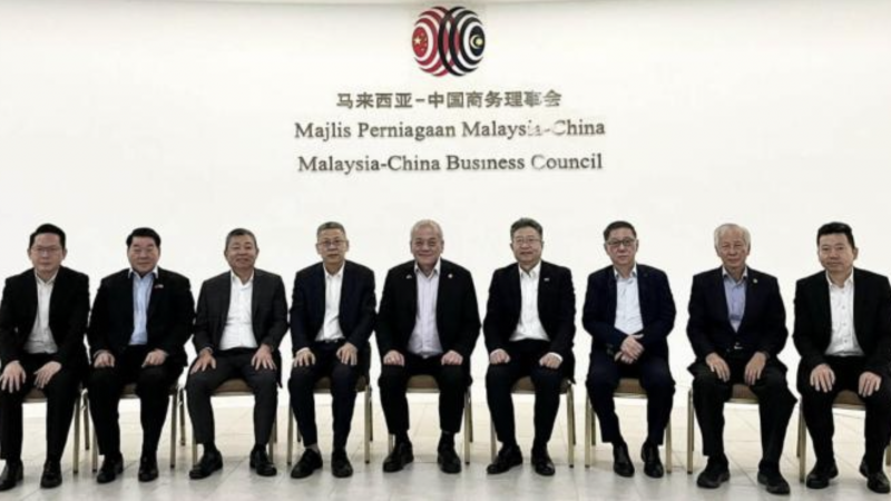 接待中国商务部亚洲司长 吴添泉：马中贸易可胜往年